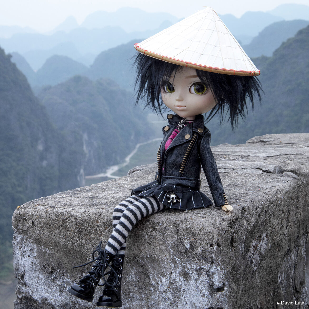 Halong Bay Doll Square copie